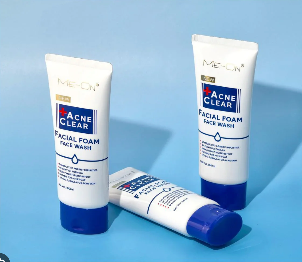 ME ON ACNE CLEAR FACE WASH